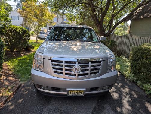 2011 Cadillac Escalade Luxury