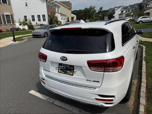 White 2016 Kia Sorento SXL