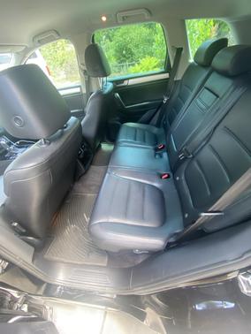 2011 Volkswagen Touareg VR6 Sport