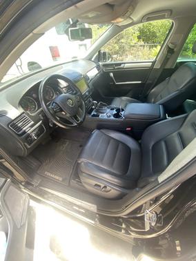 2011 Volkswagen Touareg VR6 Sport