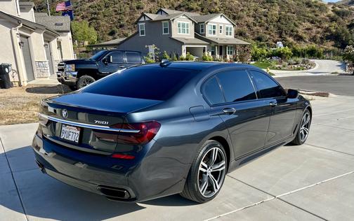 Gray 2019 BMW 750 i