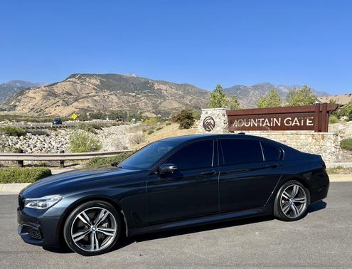 Gray 2019 BMW 750 i