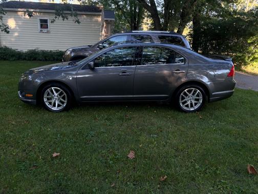 Gray 2012 Ford Fusion SEL