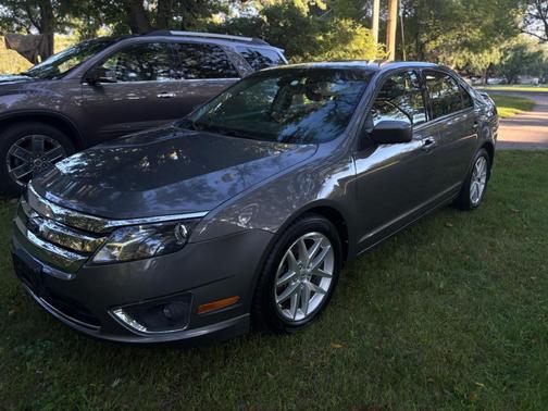Gray 2012 Ford Fusion SEL