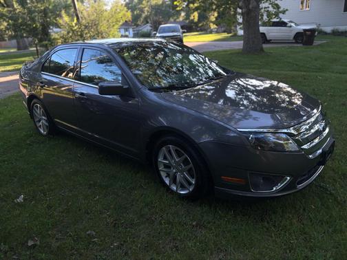 Gray 2012 Ford Fusion SEL