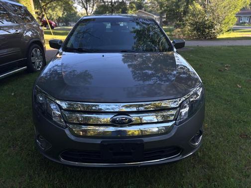 Gray 2012 Ford Fusion SEL