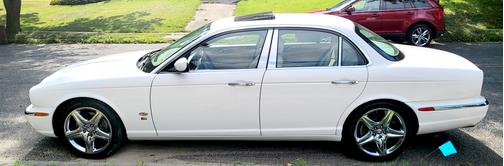 2006 Jaguar XJR Base