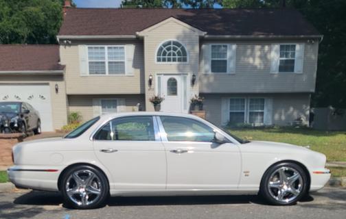 2006 Jaguar XJR Base