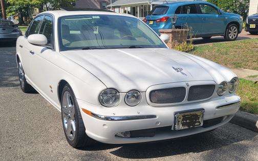 2006 Jaguar XJR Base