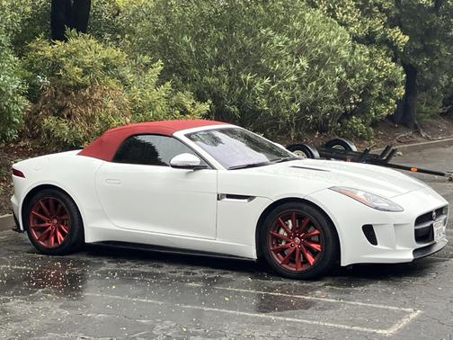 White 2017 Jaguar F-TYPE Premium