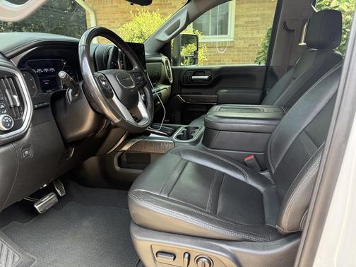 2020 GMC Sierra 2500 Denali