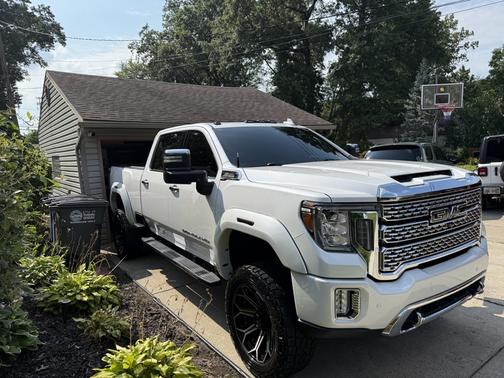 2020 GMC Sierra 2500 Denali