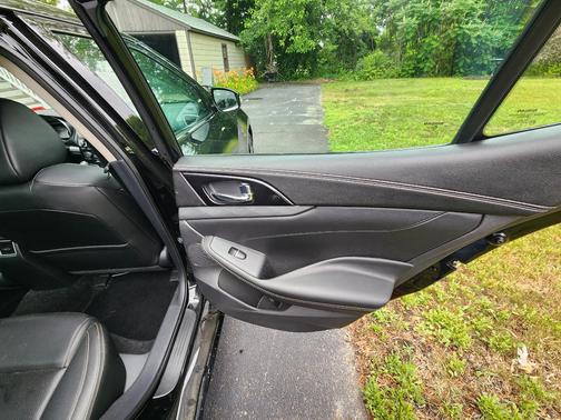 Black 2018 Nissan Maxima 3.5 SV