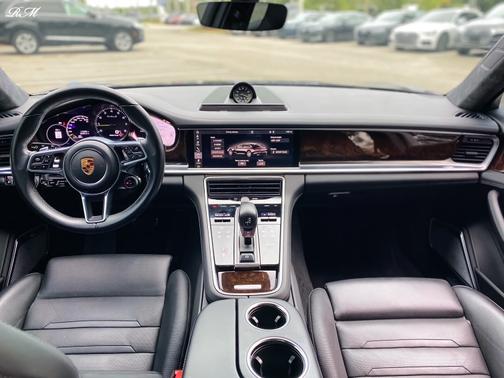Photo 5 of 7 of 2018 Porsche Panamera E-Hybrid Sport Turismo Turbo S