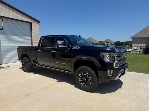 Black 2021 GMC Sierra 2500 Denali