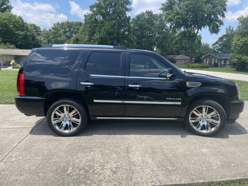 2010 Cadillac Escalade Premium