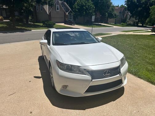 White 2013 Lexus ES 350 Base
