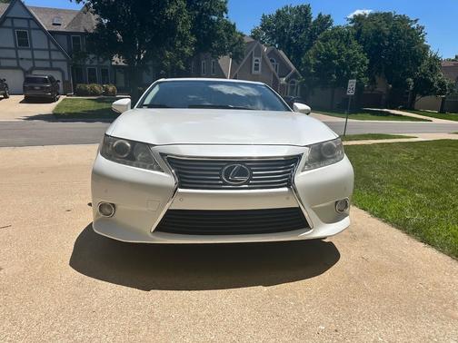 White 2013 Lexus ES 350 Base