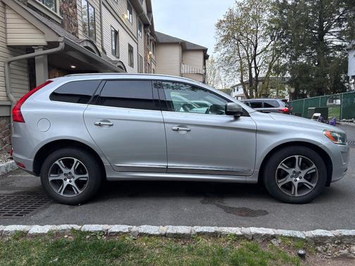 Silver 2014 Volvo XC60 T6