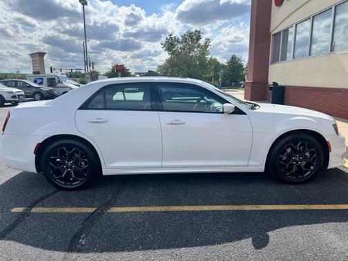 2021 Chrysler 300 Touring L