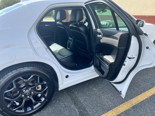 2021 Chrysler 300 Touring L