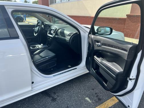 2021 Chrysler 300 Touring L