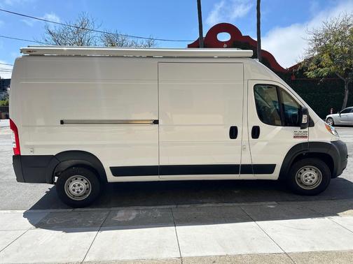 White 2022 RAM ProMaster 2500 High Roof