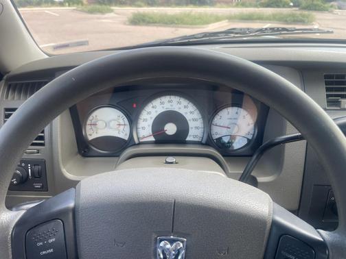 Beige 2010 Dodge Dakota Big Horn/Lone Star