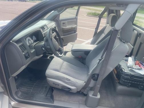 Beige 2010 Dodge Dakota Big Horn/Lone Star
