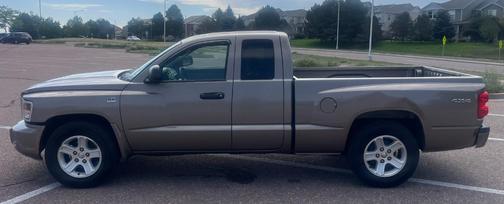 Beige 2010 Dodge Dakota Big Horn/Lone Star
