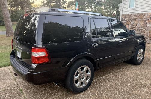 Black 2013 Ford Expedition Limited