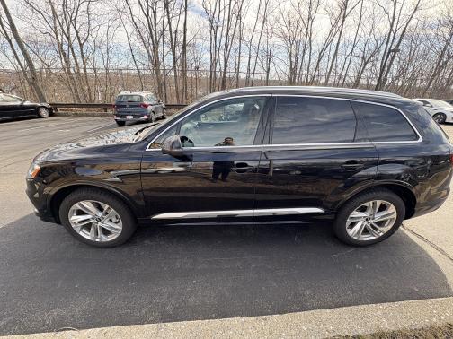 2021 Audi Q7 55 Premium