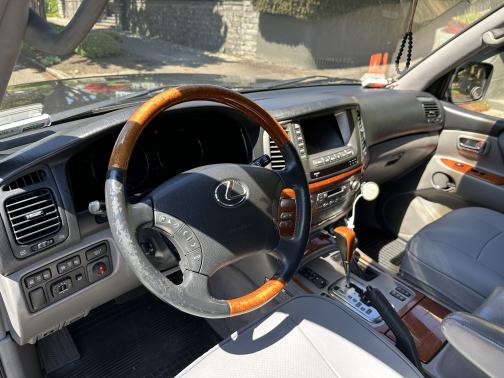 2003 Lexus LX 470 Base
