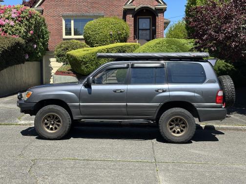2003 Lexus LX 470 Base