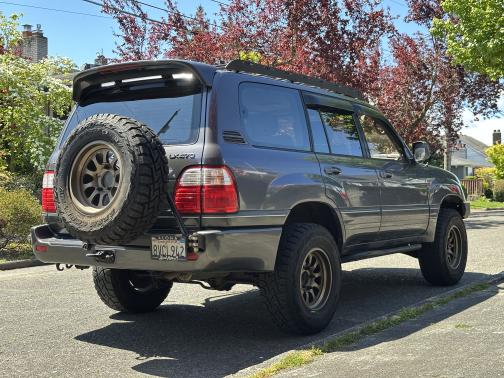 2003 Lexus LX 470 Base