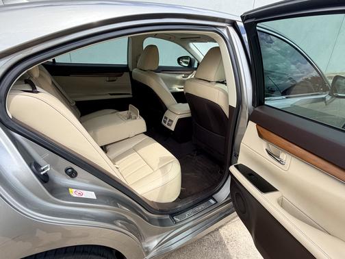 Gold 2017 Lexus ES 350 Base
