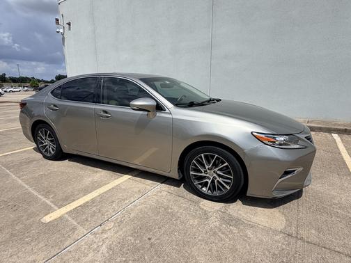 Gold 2017 Lexus ES 350 Base