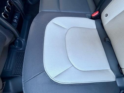 2024 Land Rover Defender 110 P400 X-Dynamic SE