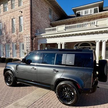 2024 Land Rover Defender 110 P400 X-Dynamic SE