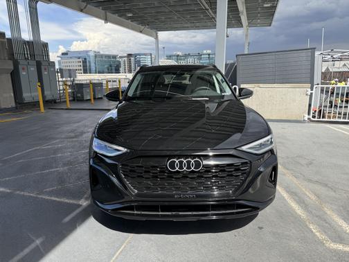 2024 Audi Q8 e-tron Premium Plus