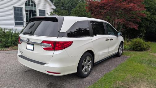 White 2019 Honda Odyssey EX