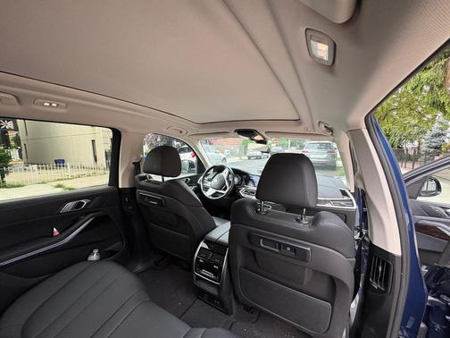 Blue 2020 BMW X7 xDrive40i
