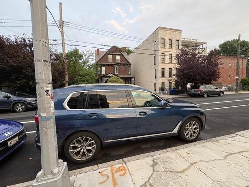 Blue 2020 BMW X7 xDrive40i
