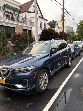 Blue 2020 BMW X7 xDrive40i