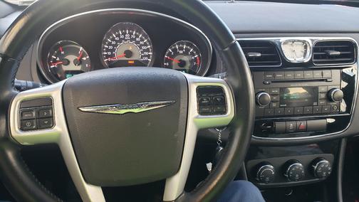 2013 Chrysler 200 Touring