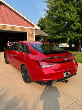 Red 2022 Hyundai ELANTRA SEL