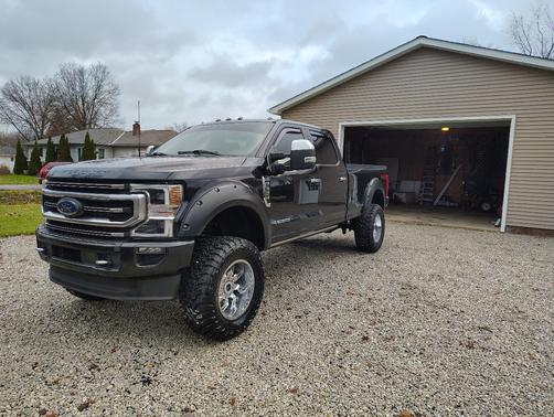 Black 2022 Ford F-350 Platinum