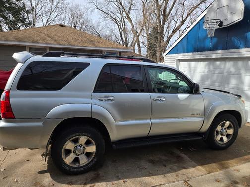 Silver 2007 Toyota 4Runner SR5