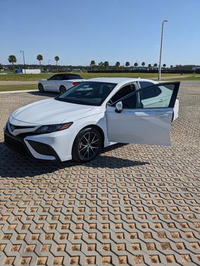 White 2023 Toyota Camry SE
