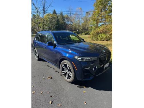2022 BMW X7 M50i
